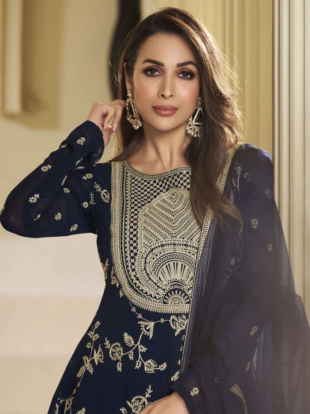Malaika Arora ft sharara