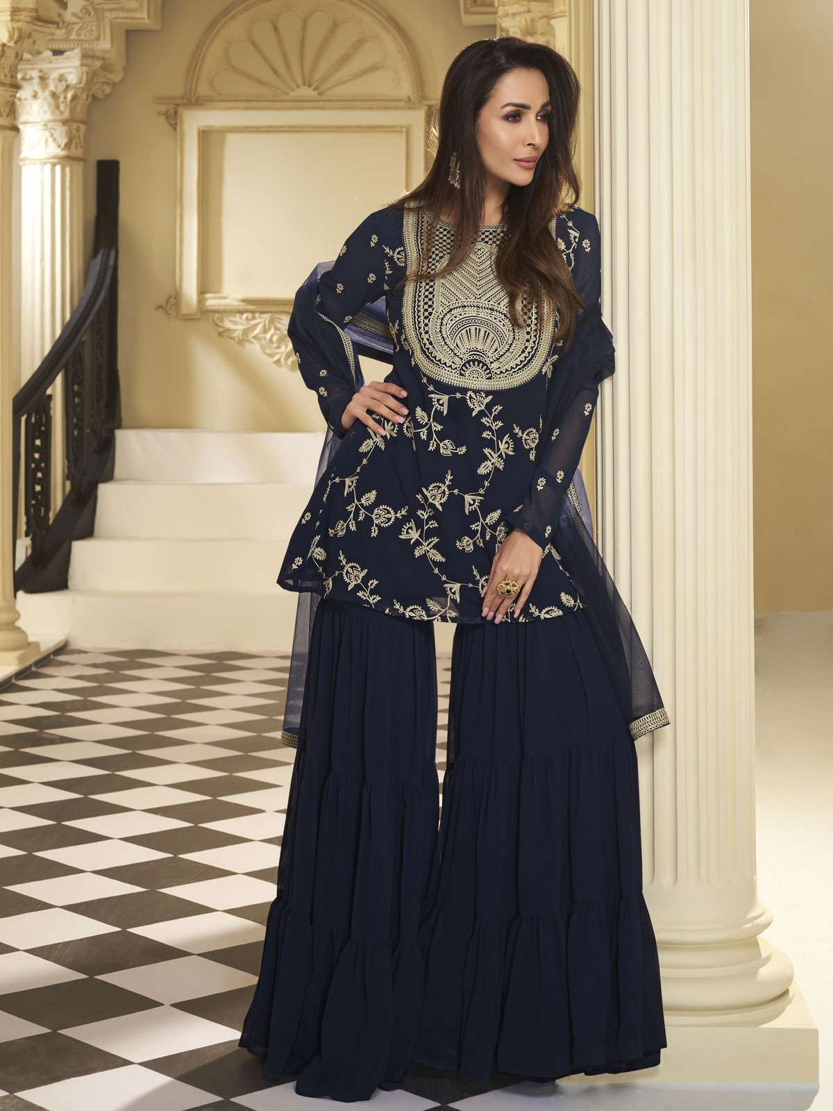 Malaika Arora ft sharara