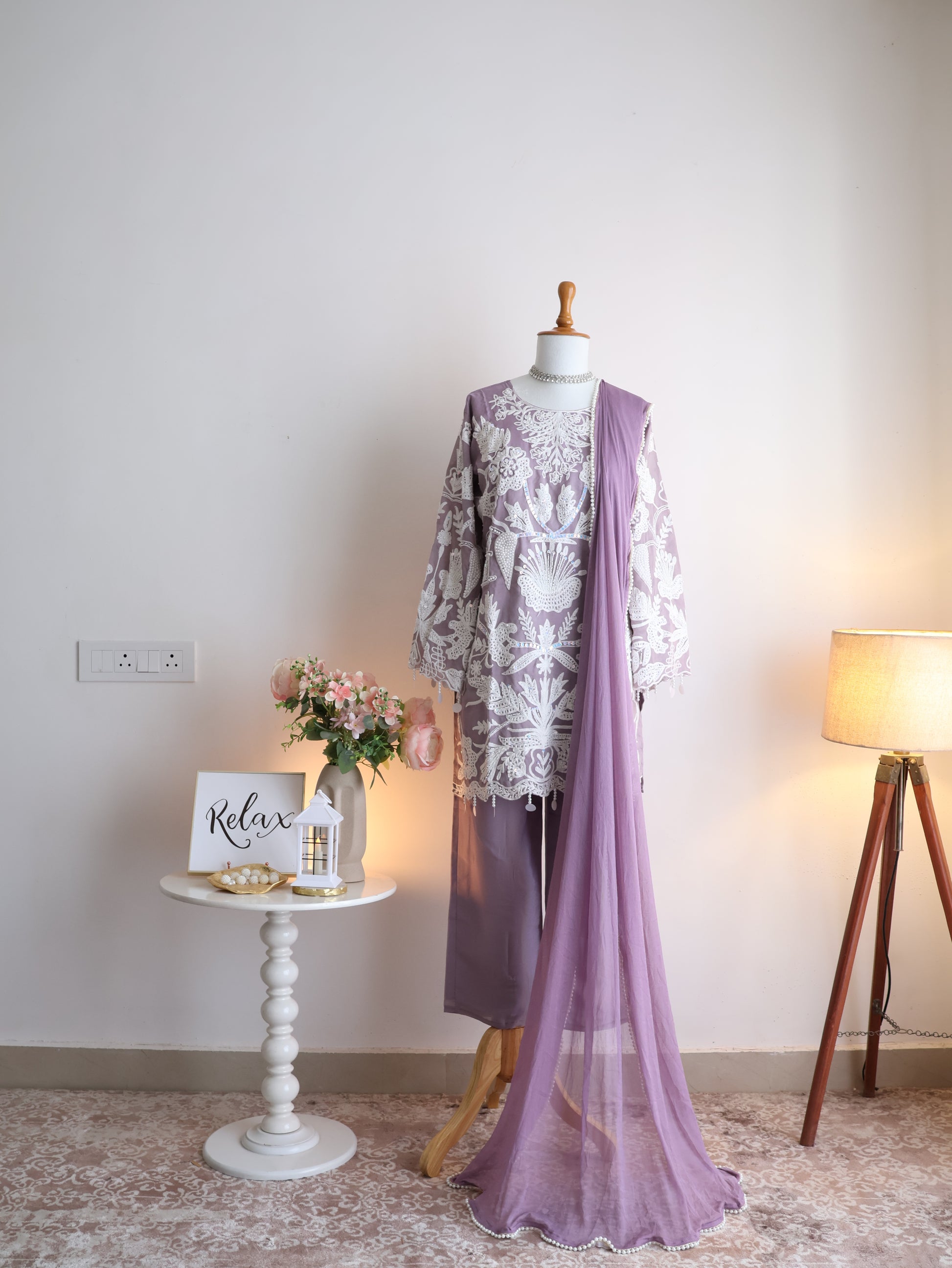 Zennah ft. Salwar
