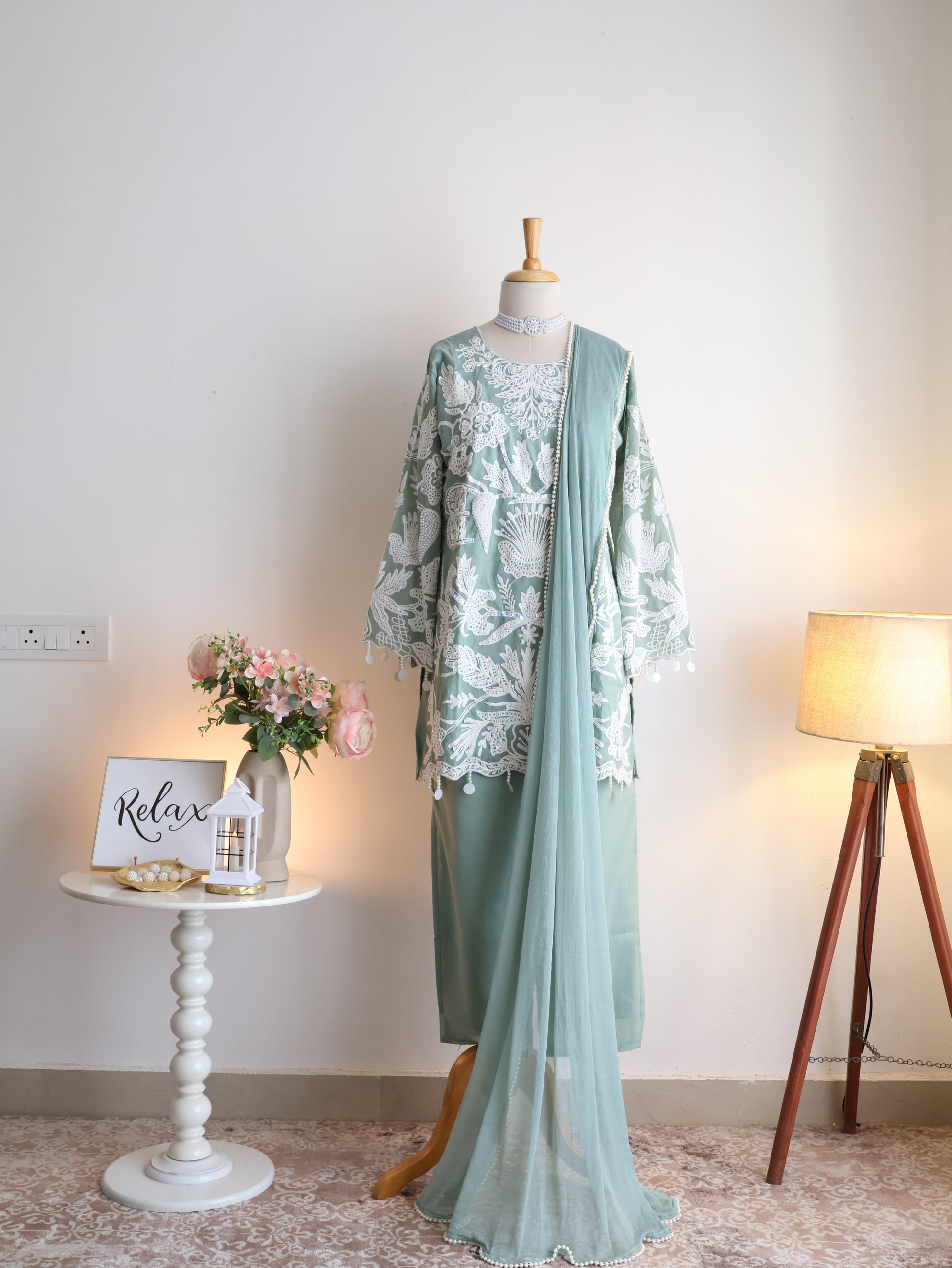 Zennah ft. Salwar