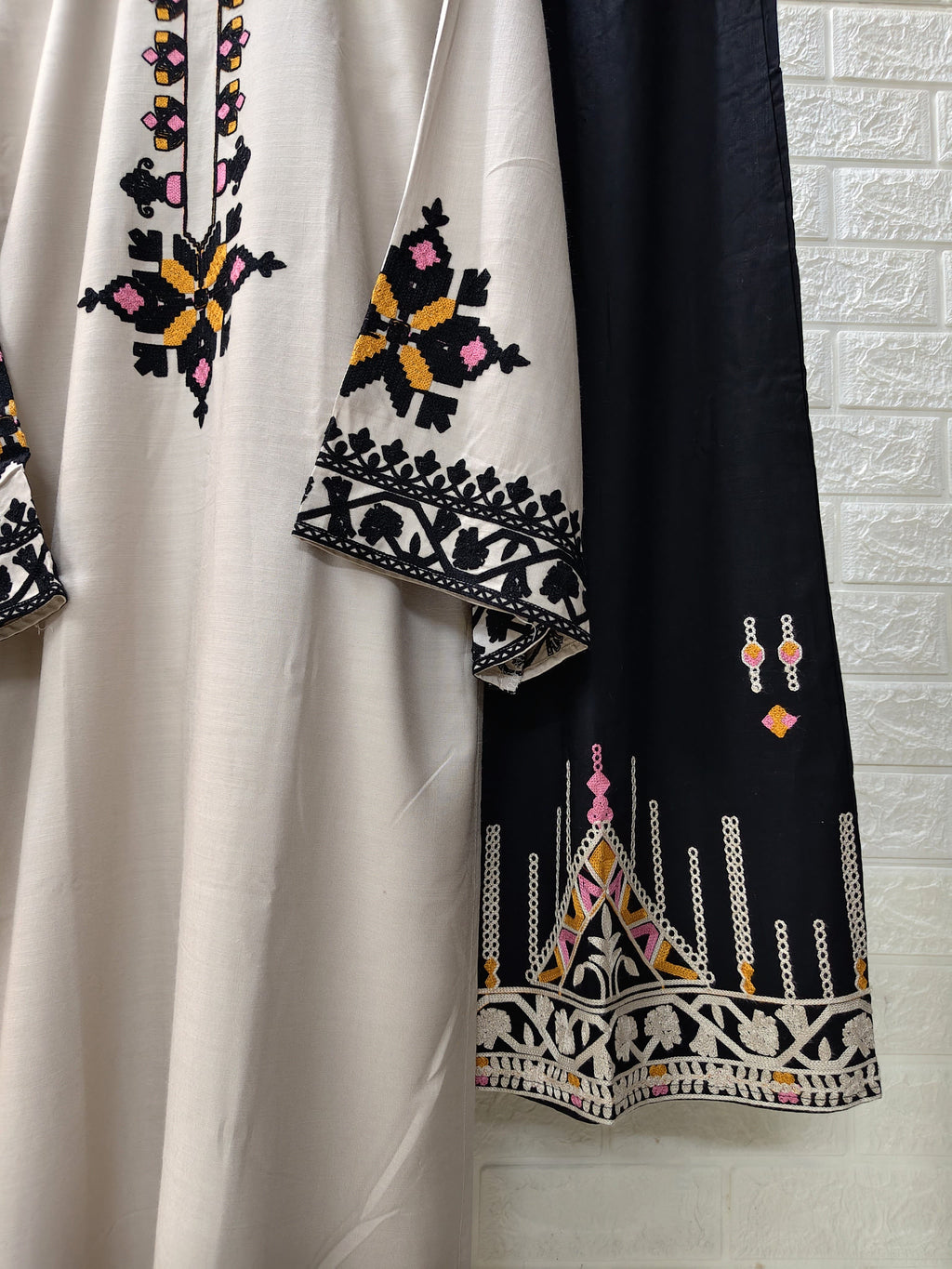 NEW LAUNCH EXQUISITE PREMIUM PAKISTANI PURE COTTON EMBROIDERED 🪡 3 PC WEAR 💖 - 1005